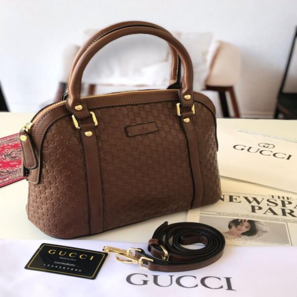 شنطة نسائية من ماركة قوتشي GUCCI