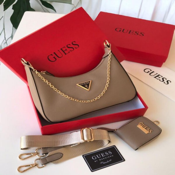 شنطة نسائية من ماركة جيس GUESS